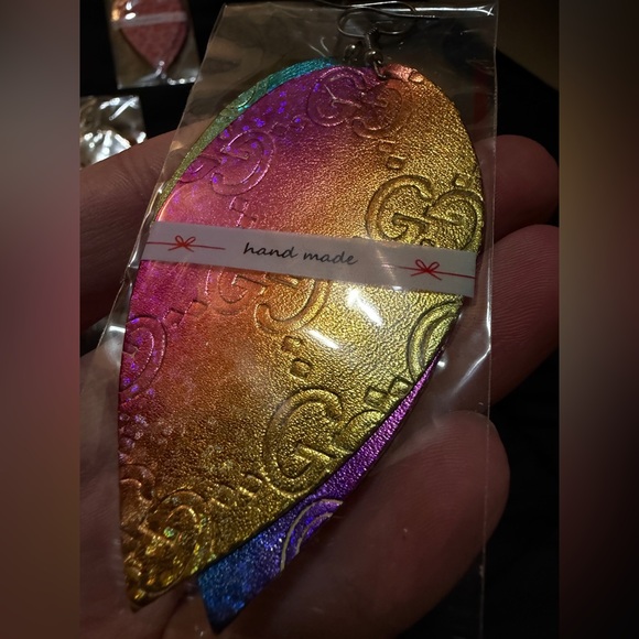 Gucci Leather Leaf Earrings - Picture 2 of 3